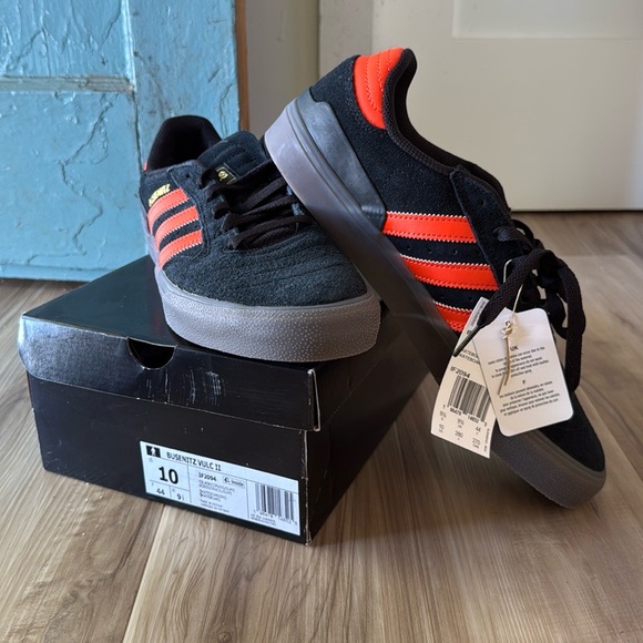 Adidas Busenitz Vulc ll Shoes in Core Black / Orange in a men’s US 10 - Picture 1 of 5